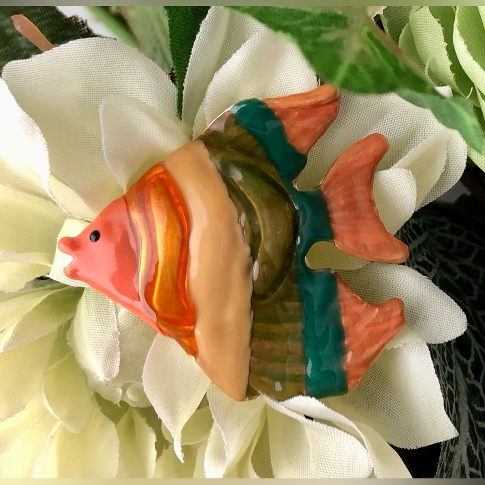 🎉Vintage MJ Signed Tropical Fish Brooch (Pin/Pendant)